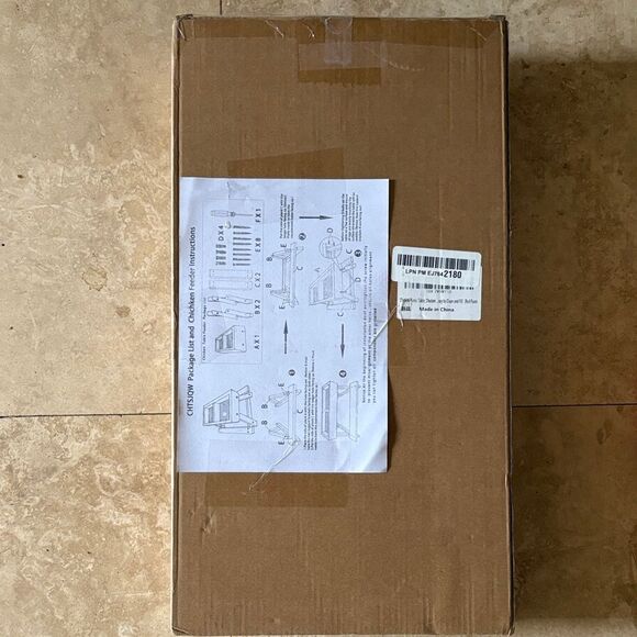 Chicken Picnic Table Red - Picture 6 of 8